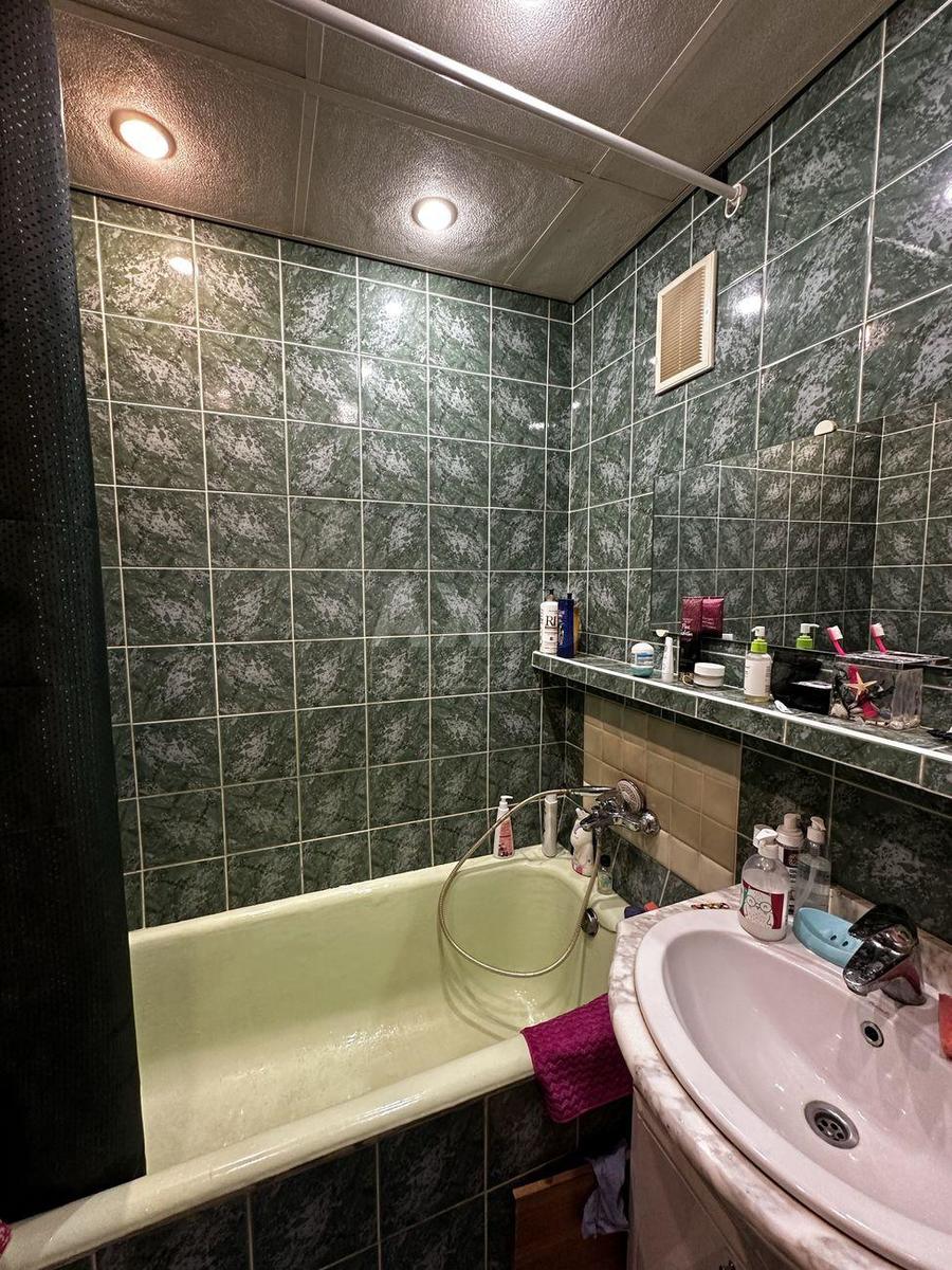 2k apartment vul. Ahmatovoi' Anny 115