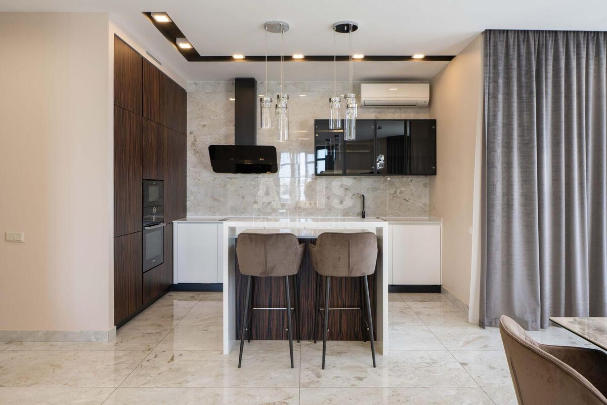 4k apartment vul. Strutyns'kogo Sergija 2612066