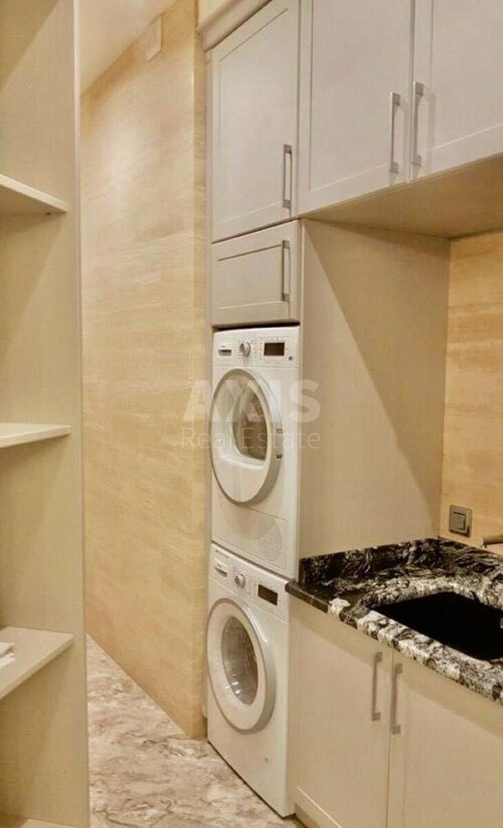 4k apartment vul. Mazepy Ivana 11Б8