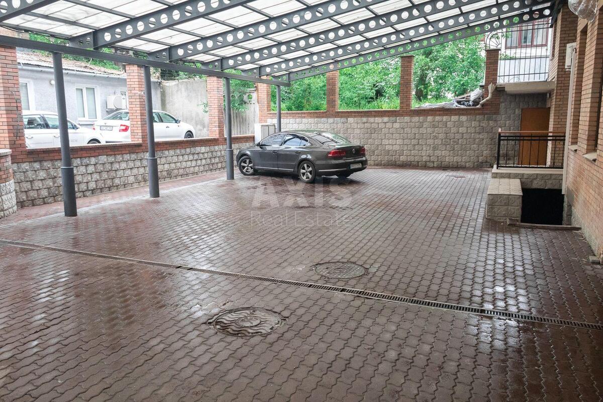 Office vul. Petljury Symona 14, 1795m25838014