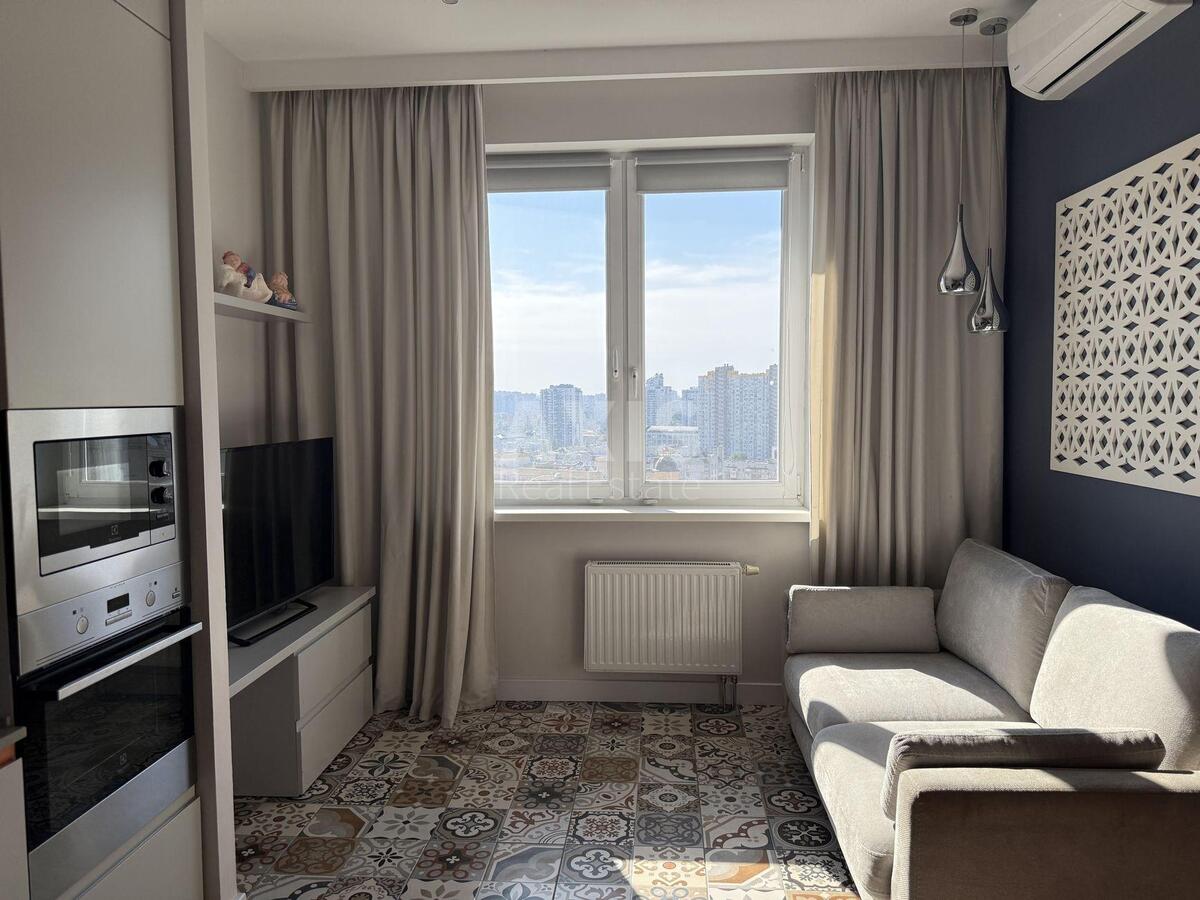 4к квартира ул. Дмитриевская 80626899