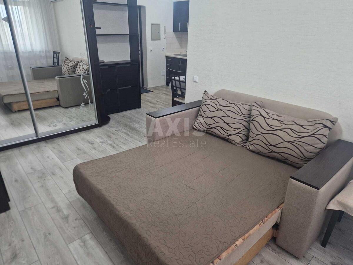 1k apartment nab. Dniprovs'ka 17А4