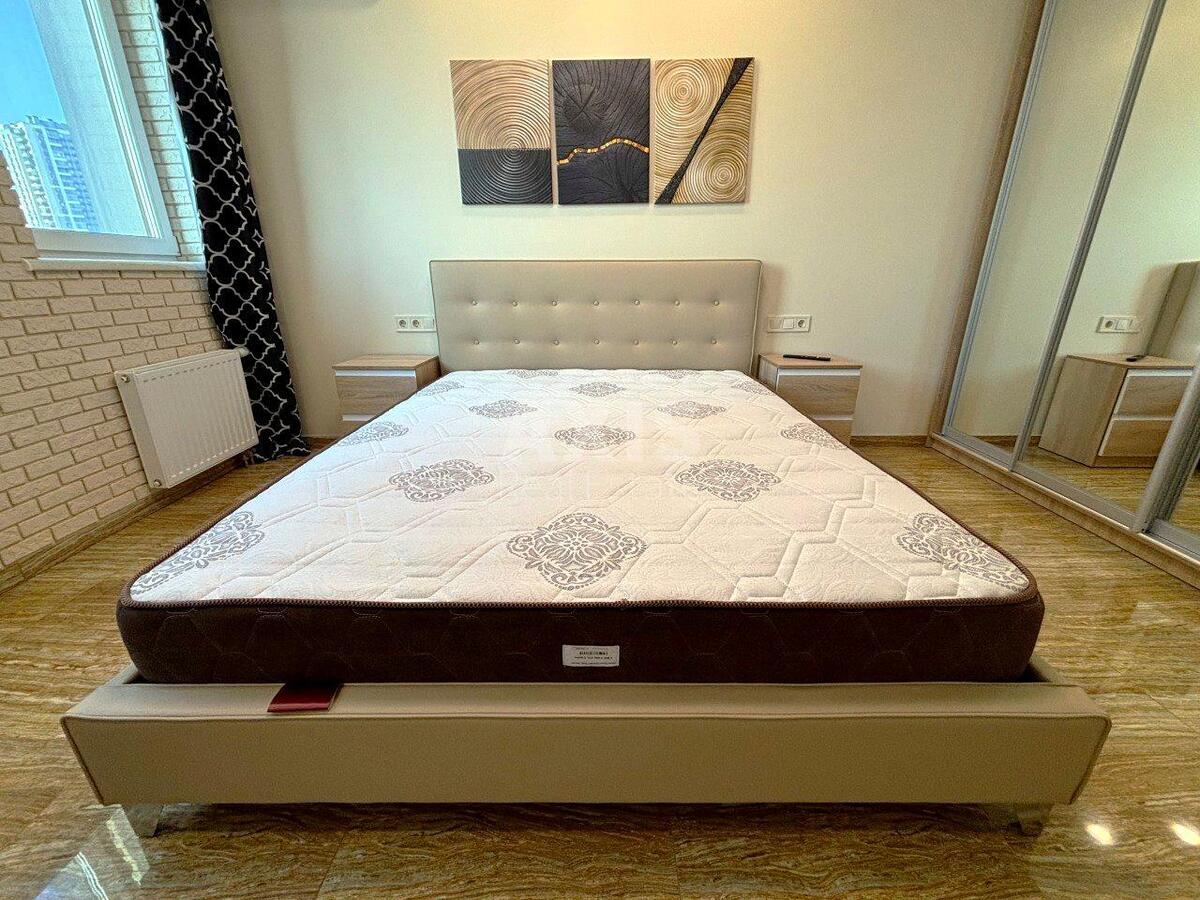 3k apartment pr-t Berestejskij 11633097