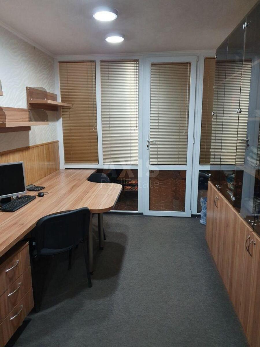 Office vul. Mezhygirs'ka 2А, 90m27
