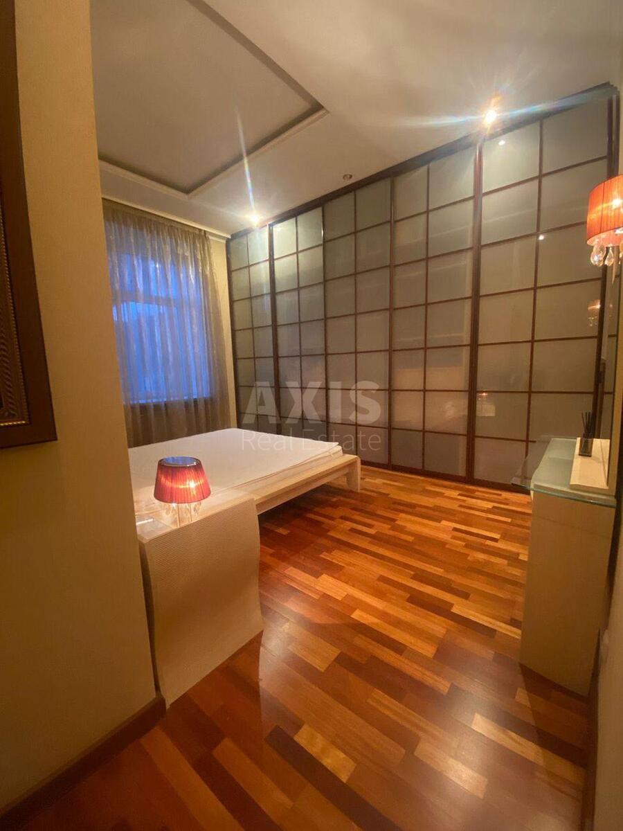 3k apartment vul. Predslavyns'ka 248