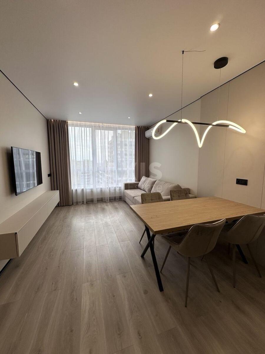 1k apartment vul. Rodyny Kristeriv 207
