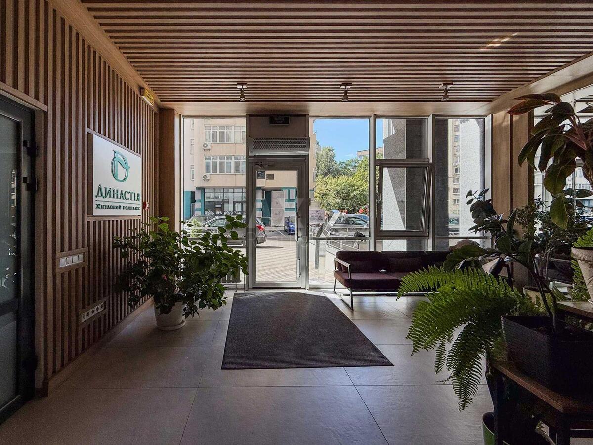 2k apartment vul. Lypkivs'kogo Vasylja Mytropolyta 37Г6145713