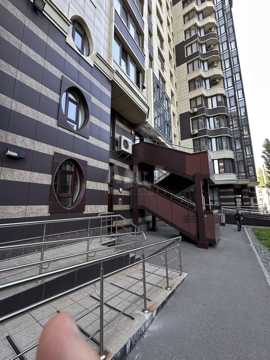 Офис ул. Василия Тютюнника 37/1, 224м26133412