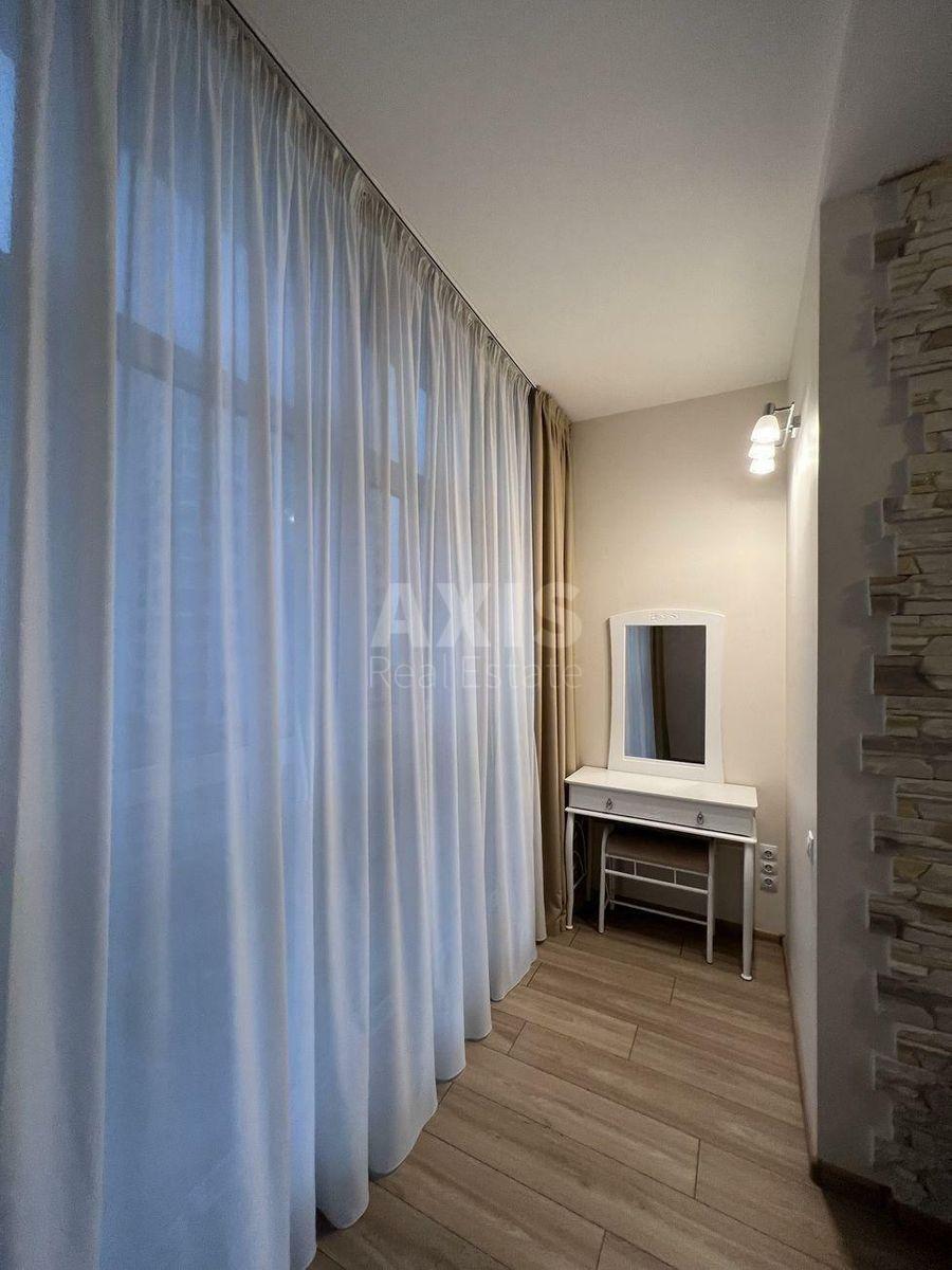 1k apartment vul. Dragomyrova Myhajla 208