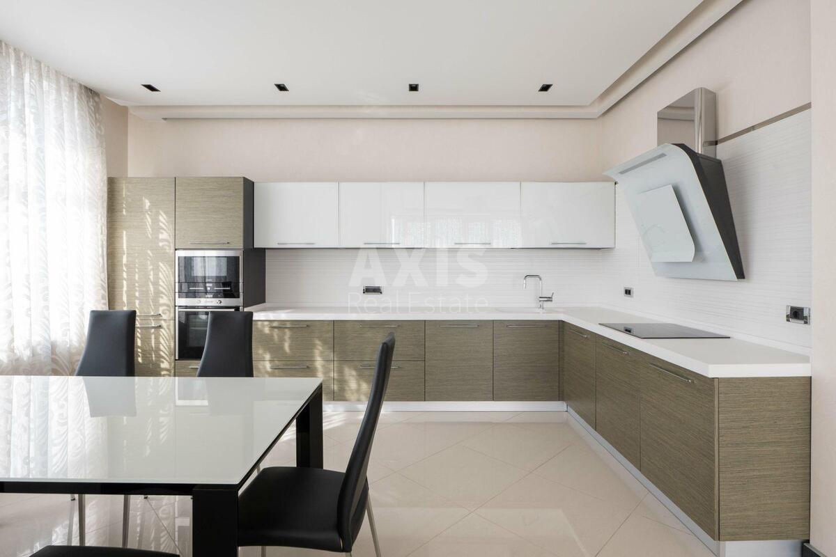 4k apartment vul. Dragomyrova Myhajla 18