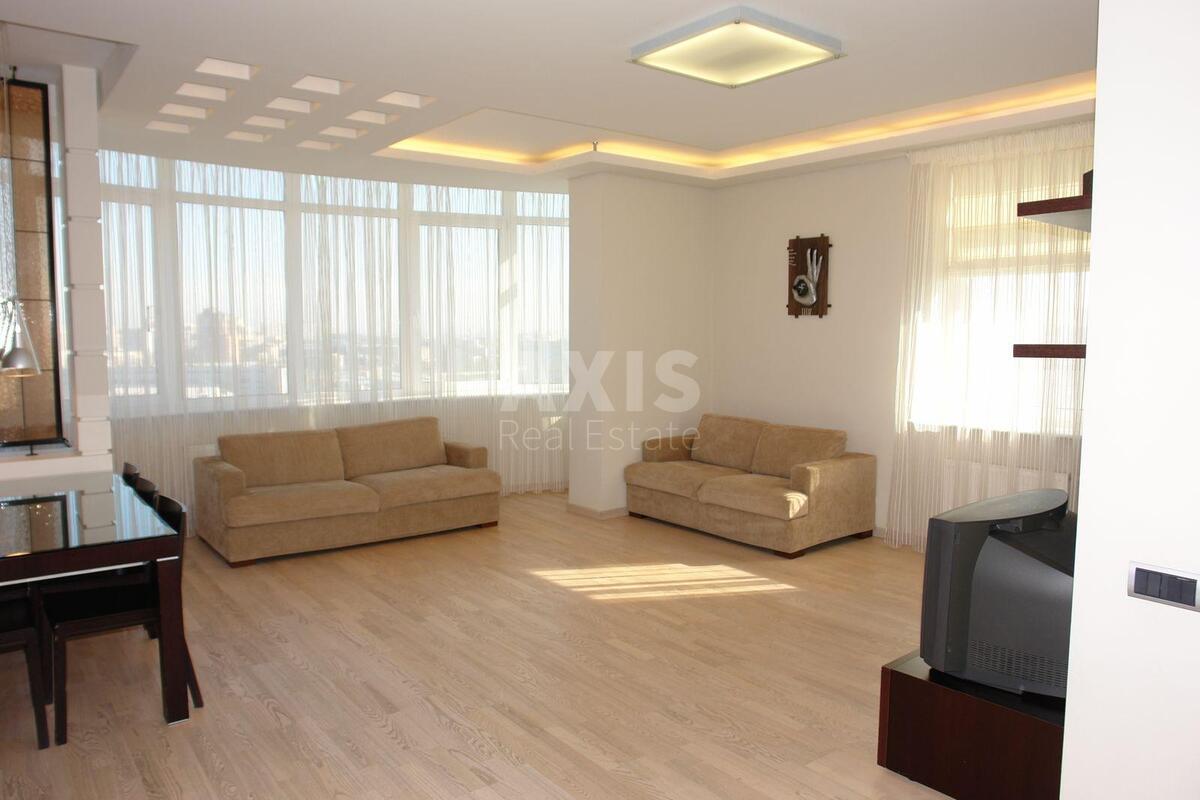 4k apartment vul. Proviants'ka 38