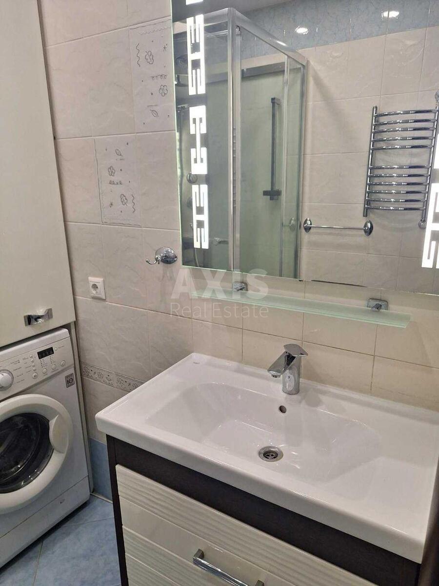 3k apartment vul. Puljuja Ivana 16255911