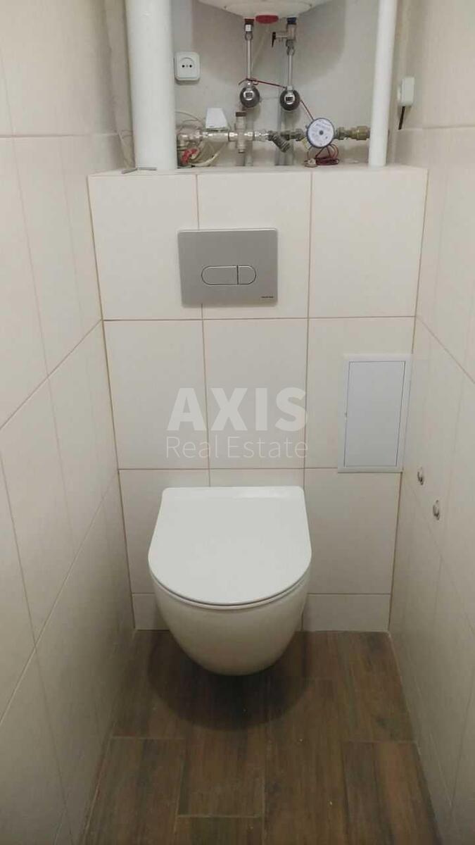 3k apartment vul. Myloslavs'ka 17А8