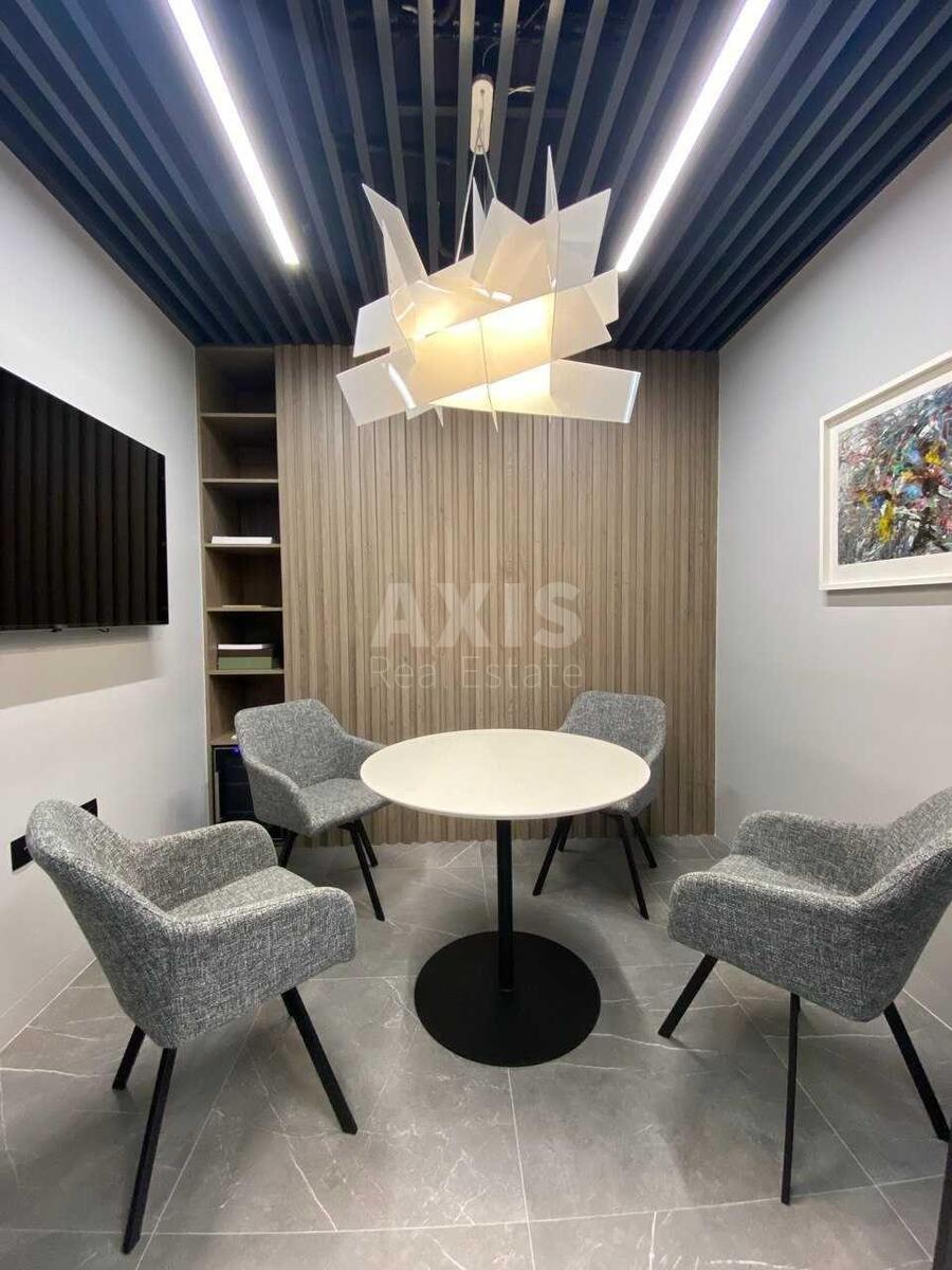 Office vul. Demii'vs'ka 29, 70m20