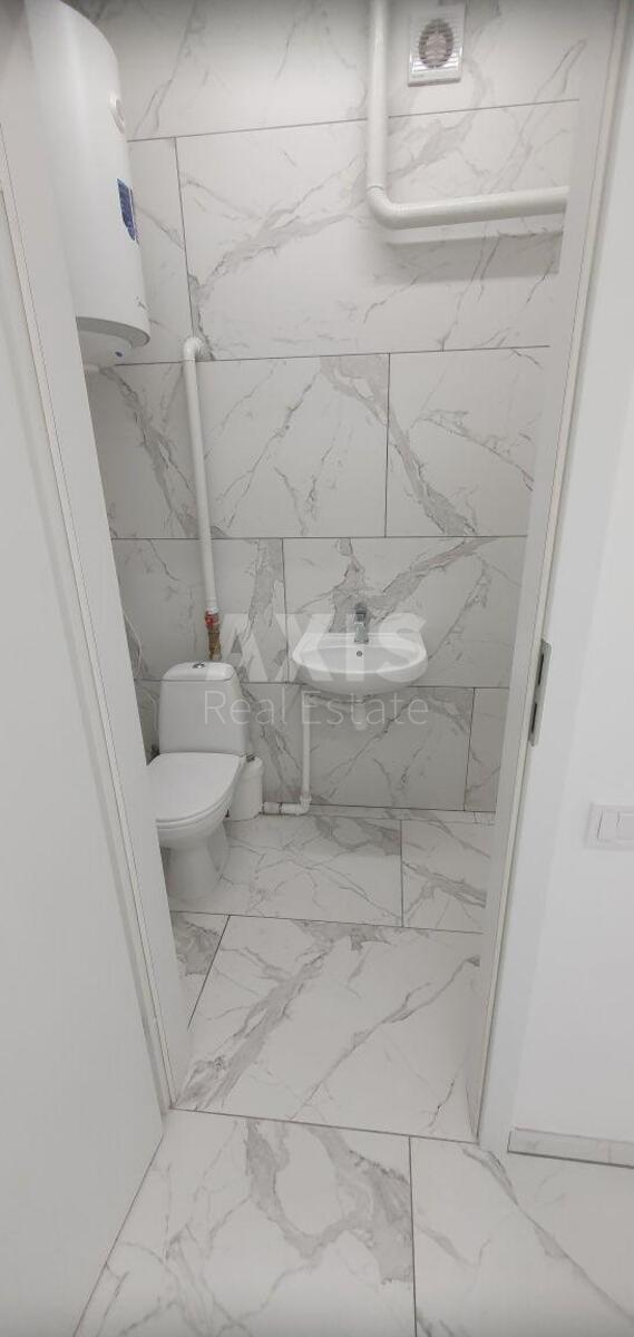 Office vul. Myhajla Maksymovycha 24, 40m25