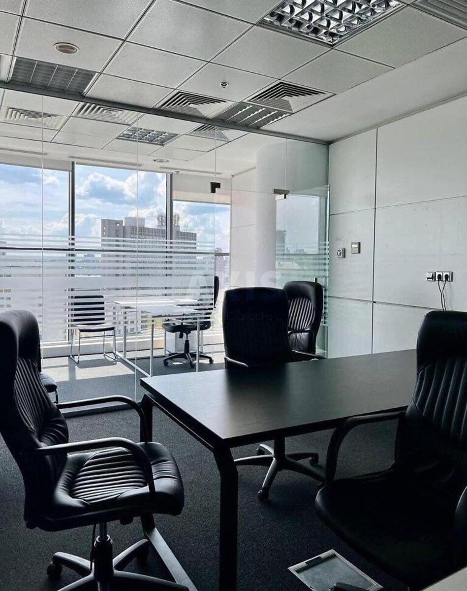 Office vul. Mechnykova 2, 140m24