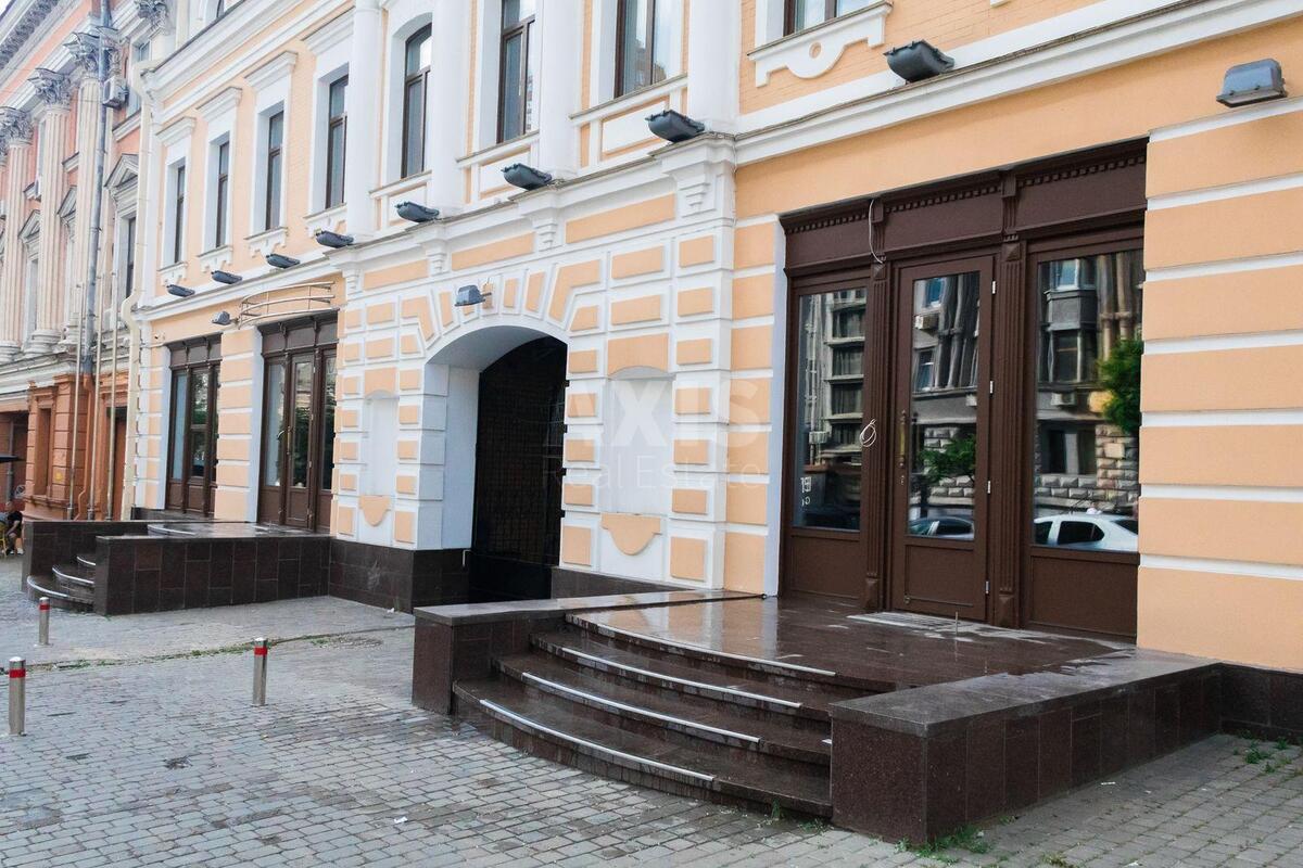 Office vul. Petljury Symona 14, 1795m25838015