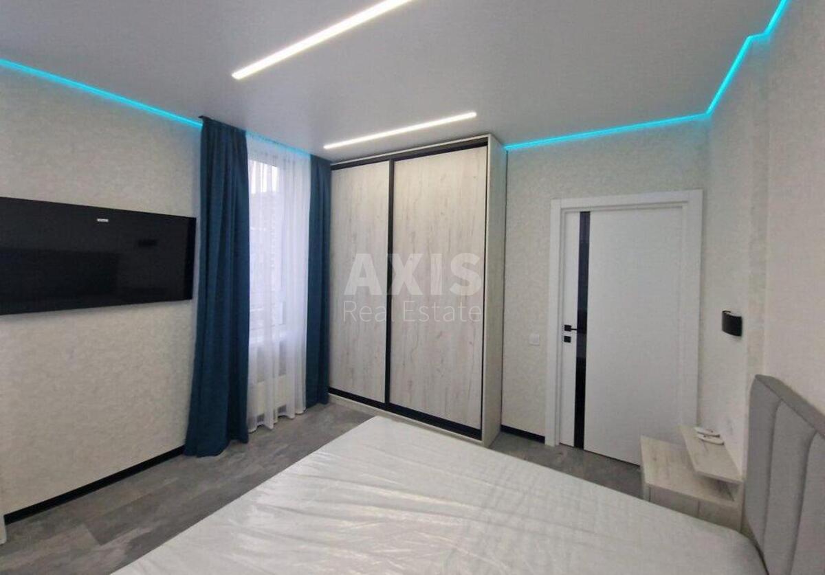 2k apartment bul. Ryl's'kogo Tadeja 52