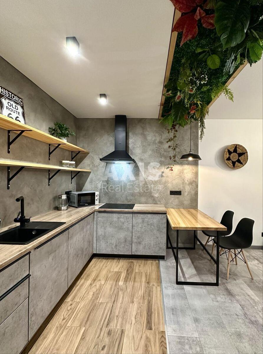 1k apartment vul. Lypkivs'kogo Vasylja Mytropolyta 380