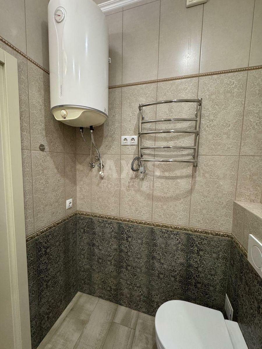 1k apartment vul. Dragomyrova Myhajla 209