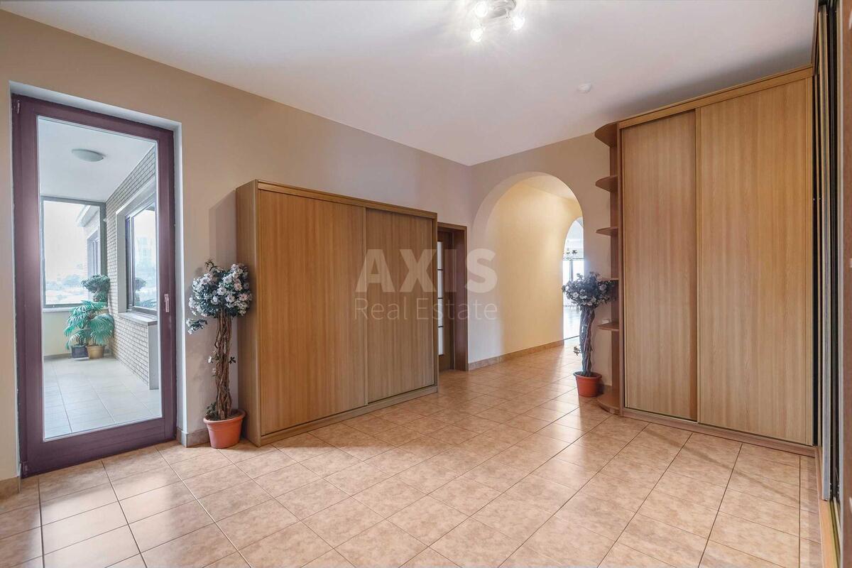 4k apartment vul. Kropyvnyc'kogo 1011