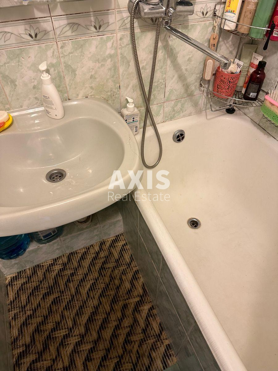 1k apartment vul. Lypkivs'kogo Vasylja Mytropolyta 323