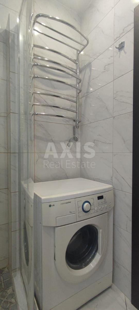 1k apartment nab. Dniprovs'ka 188