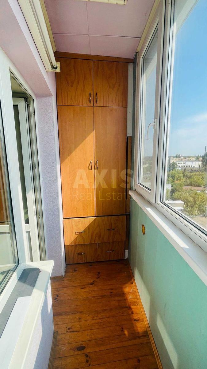 1k apartment vul. Zroshuval'na 3Б6
