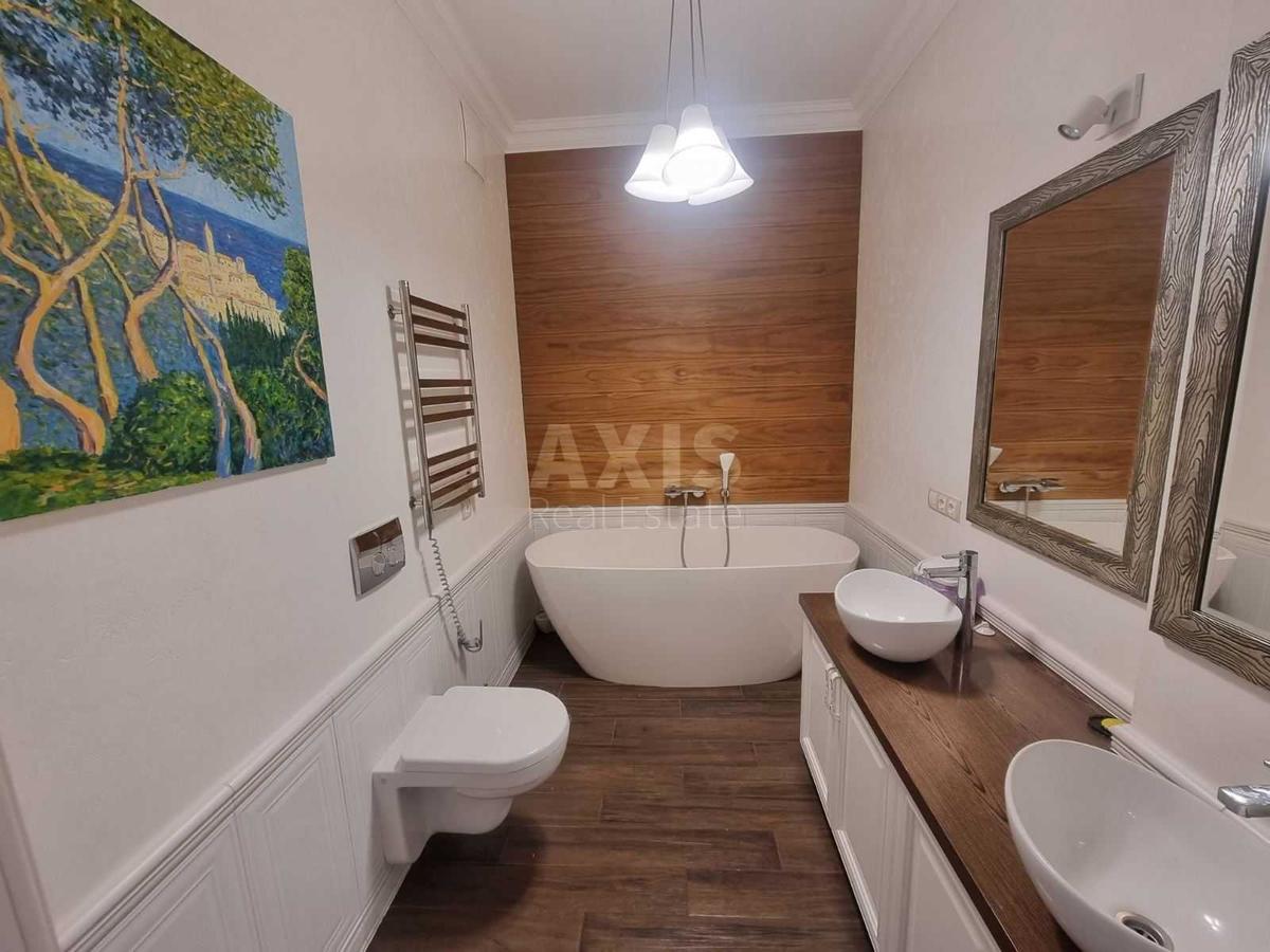 4k apartment vul. Parkovo-Syrec'ka 4В11