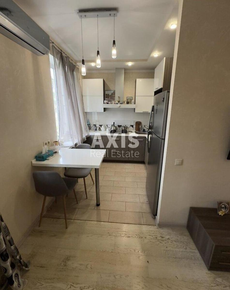 3k apartment vul. Jerevans'ka 290
