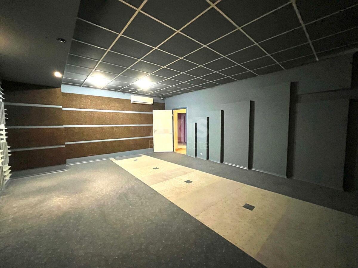 Trade object vul. Puljuja Ivana 5, 255m2577700