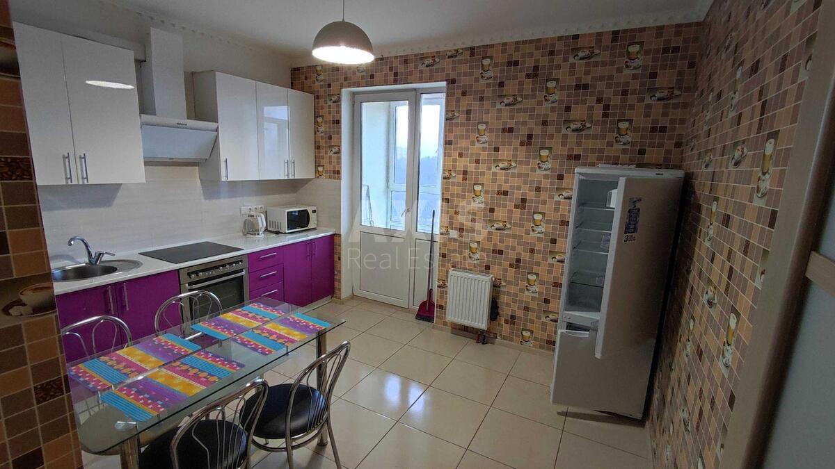 1k apartment vul. Volodymyrs'ka 76