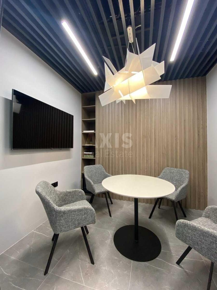 Office vul. Demii'vs'ka 29, 70m21