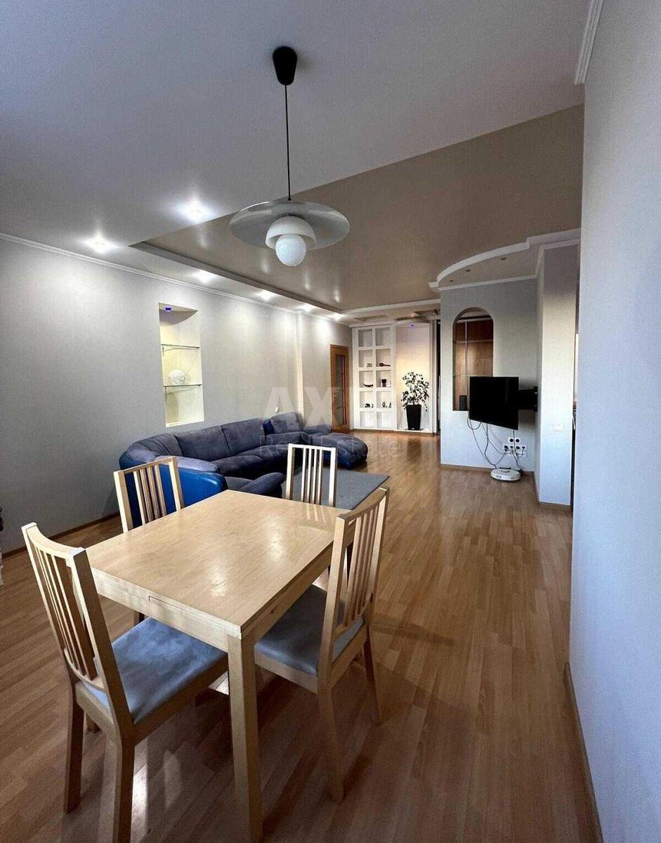 3k apartment vul. Ahmatovoi' Anny 4762885