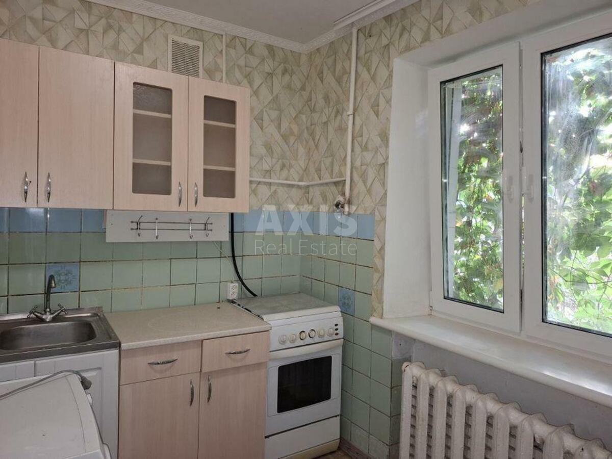 3k apartment vul. Jevgena Konoval'cja 15/3512900