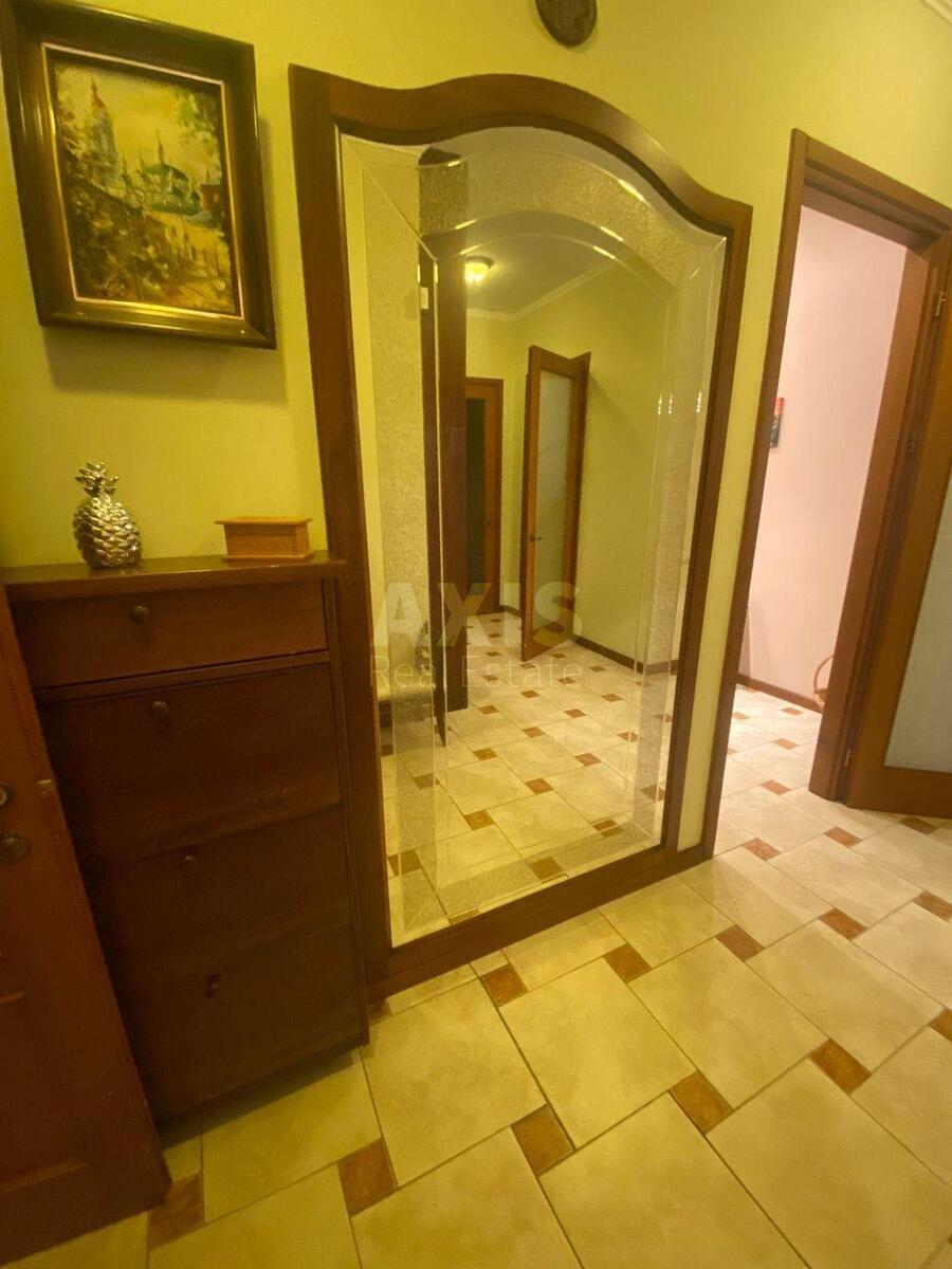 3к квартира ул. Предславинская 2413