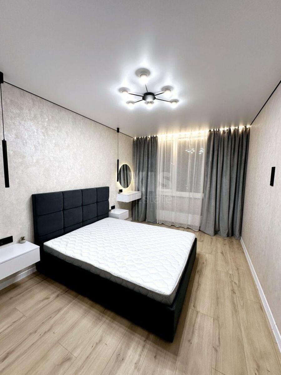 1k apartment vul. Rodyny Kristeriv 20640325