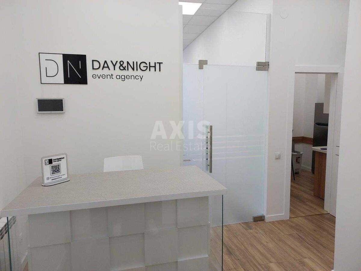 Office vul. Kostjantynivs'ka 75, 55m26
