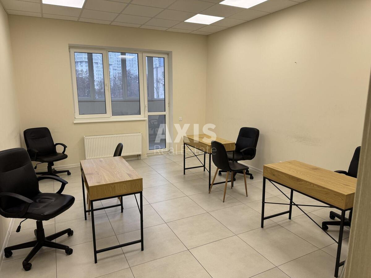 Office vul. Dragomyrova Myhajla 2А, 165m2549961