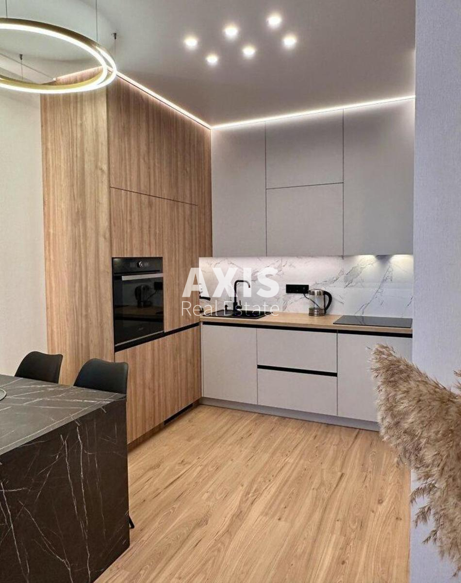 2k apartment vul. Myhajla Maksymovycha 24