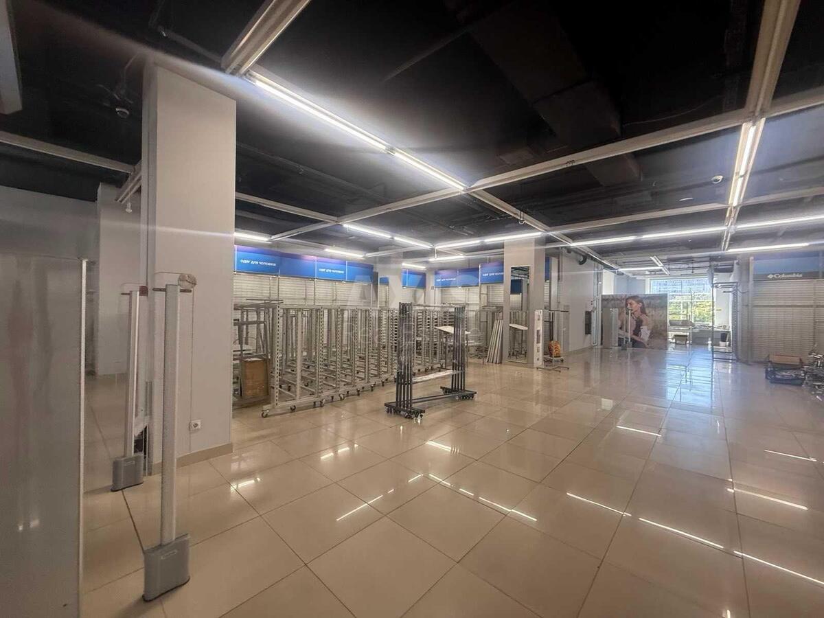 Trade object vul. Sverstjuka Jevgena 2Б, 1000m2624182