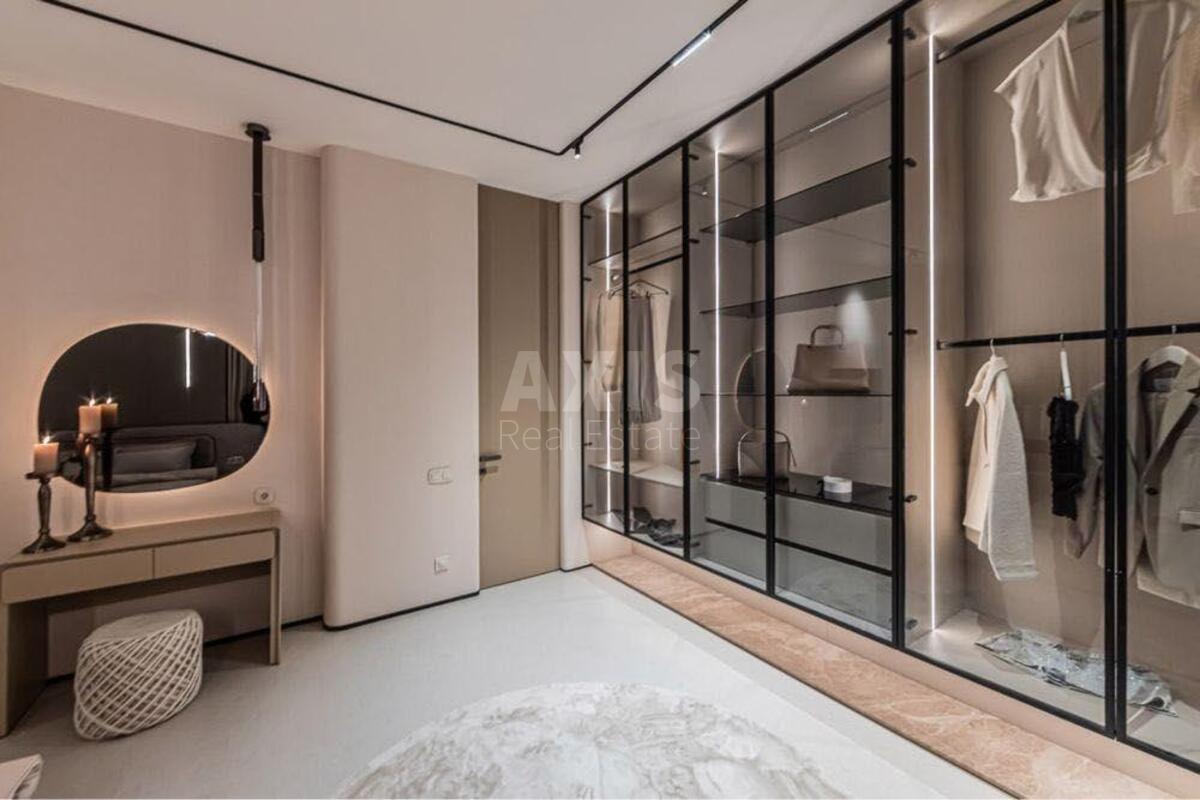 3k apartment vul. Dragomyrova Myhajla 183