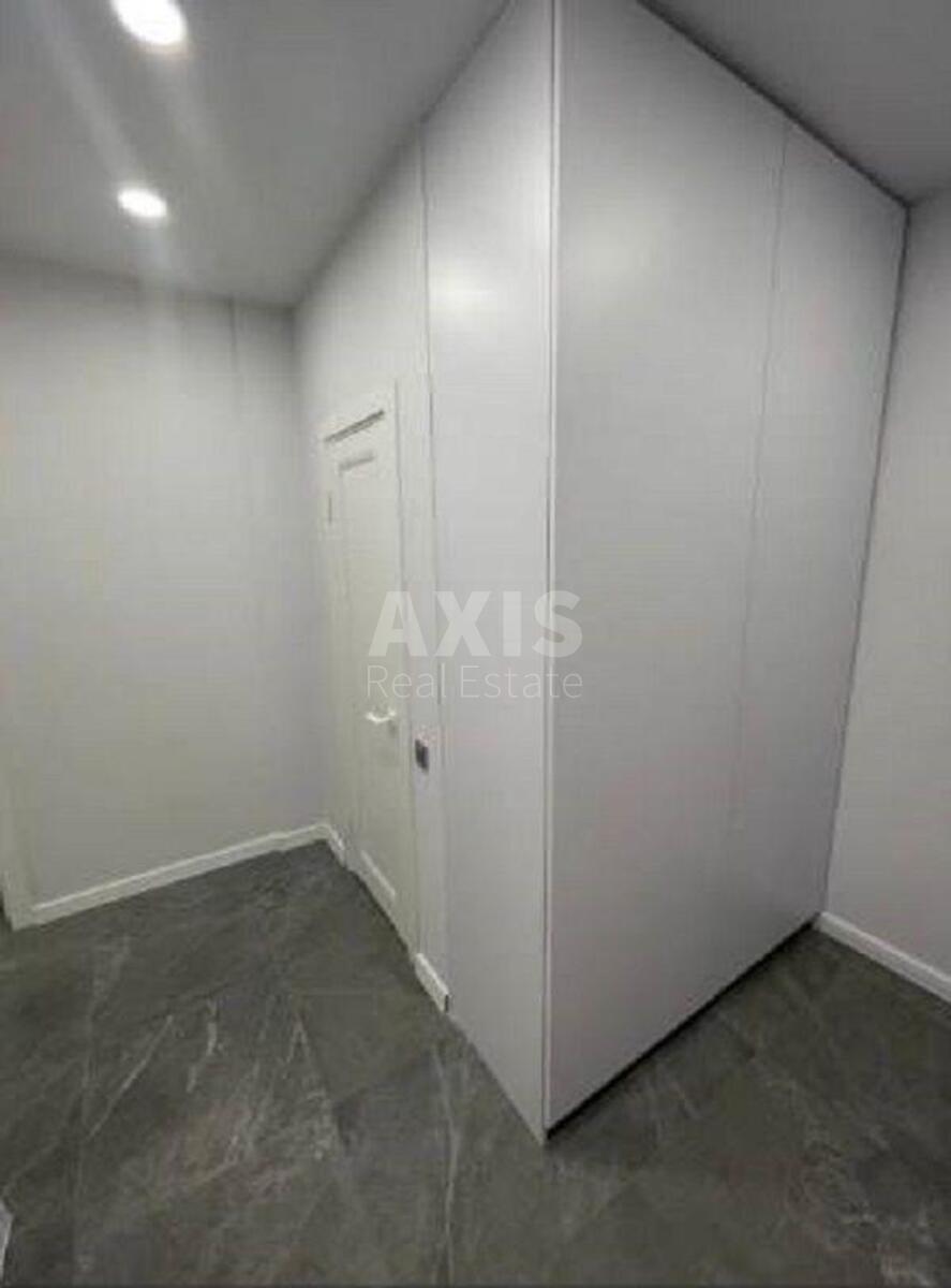 2k apartment vul. Berezhans'ka 155
