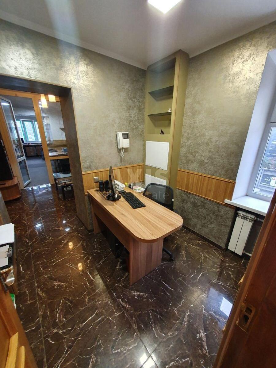Office vul. Mezhygirs'ka 2А, 90m29