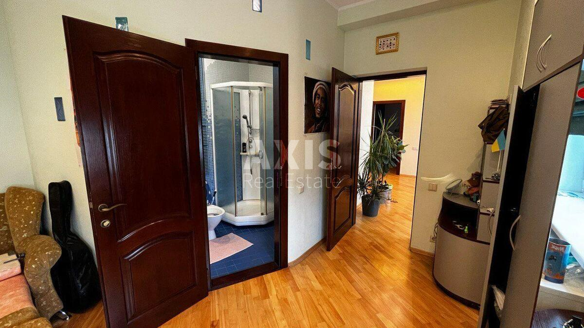 4k apartment vul. Antonovycha 1406
