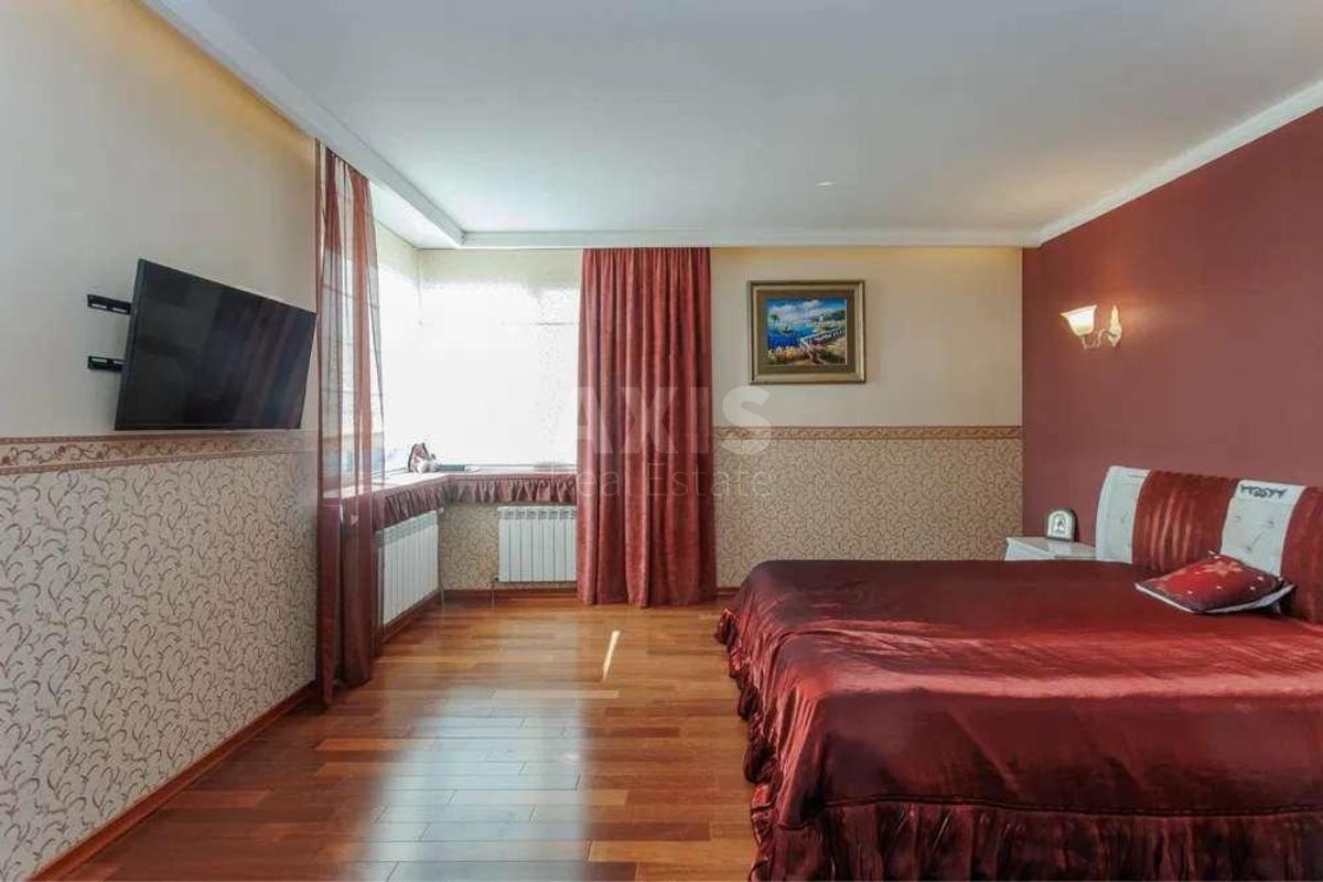 3k apartment vul. Dan'kevycha Kostjantyna 126