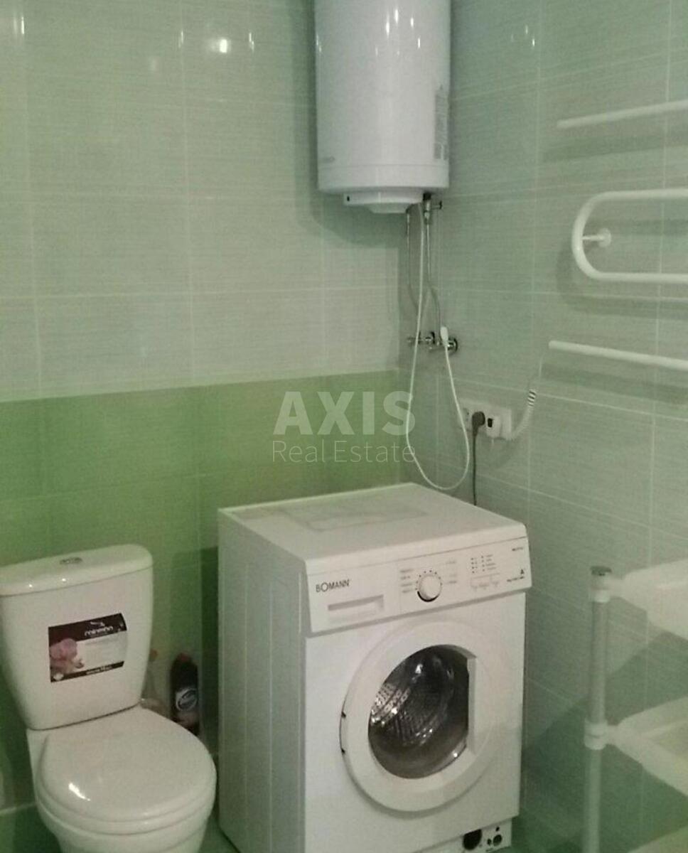 2k apartment vul. Bogatyrs'ka 6А4