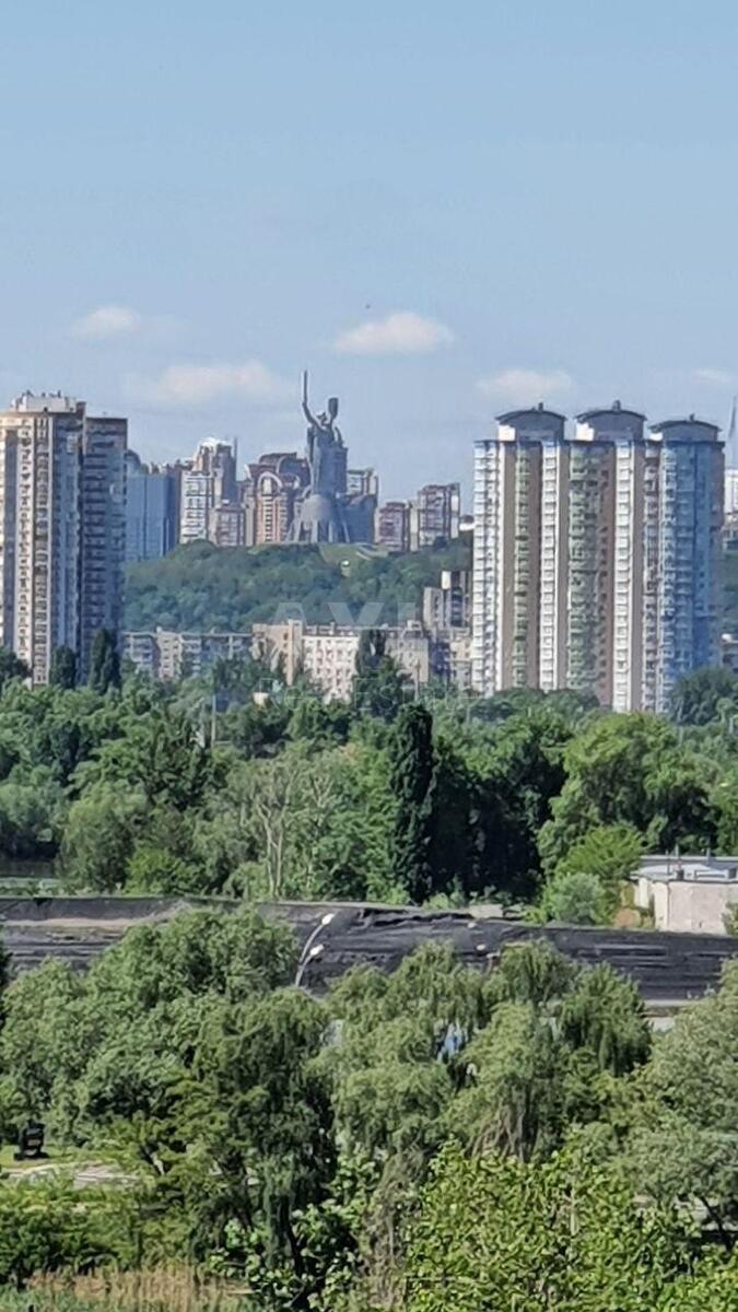 2к квартира ул. Ревуцкого 7612439