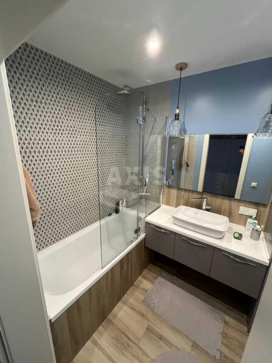 1k apartment vul. Bogdanivs'ka 7В7