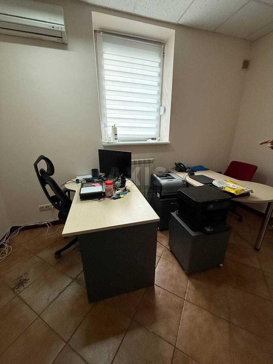 Office vul. Nyzhn'ojurkivs'ka 37, 745m26305212